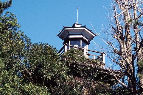 船橋大神宮灯明台